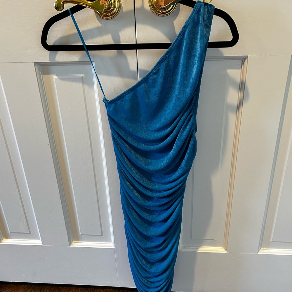 Lioness one shoulder dress, stretchy material, Size XS - Picture 2 of 4